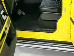 Xe Mô Hình Brabus G-Class With Adventure Package (Mercedes-AMG G63) - 2020 1:18 Almost Real (Vàng)