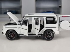 Xe Mô Hình Mercedes-Benz AMG G63 2018 1:18 Minichamp ( Trắng )