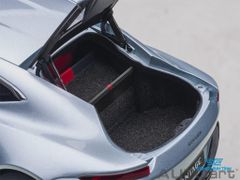 Xe Mô Hình Aston Martin Vantage 2019 1:18 AUTOart ( Bạc )