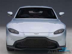 Xe Mô Hình Aston Martin Vantage 2019 1:18 AUTOart ( Bạc )