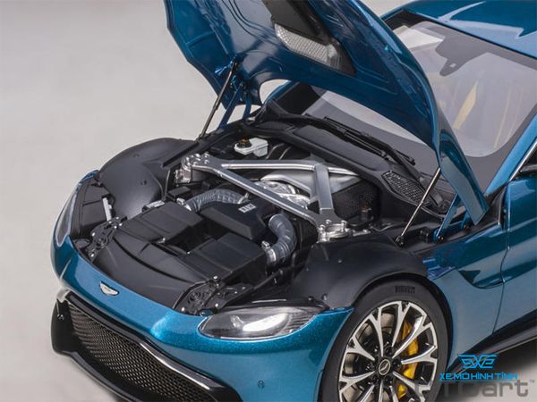 Xe Mô Hình Aston Martin Vantage 2019 1:18 AUTOart ( Xanh )