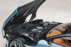 Xe mô hình Aston Martin DBS Superleggera 1:18 Autoart (Caribbean Pearl Blue)