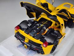 Xe Mô Hình Ferrari LaFerrari 1:18 BBR Models ( Vàng )