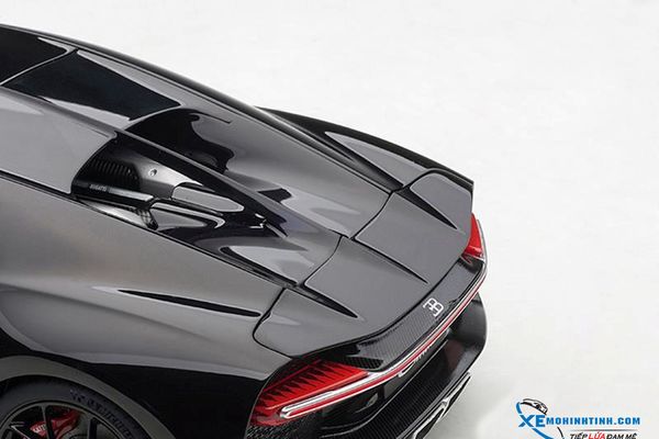 Xe Mô Hình Bugatti Chiron 2017  1:18 Autoart ( Đen )