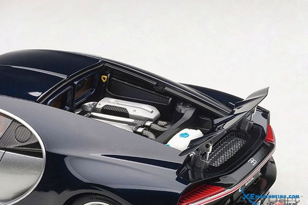 1/18 BUGATTI CHIRON 2017 (ARGENT SILVER/ATLANTIC BLUE)