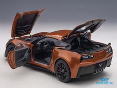 Xe Mô Hình Chevrolet Corvette C7 Z06 C7R Edition 1:18 AUTOart ( Cam )