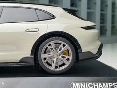 Xe Mô Hình Porsche Taycan CUV Turbo S 2021 1:18 Minichamps ( Trắng )