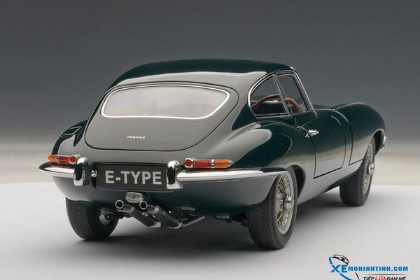 1:18 JAGUAR E-TYPE COUPE SERIES I 3.8 (GREEN)(WITH METAL WIRE-SPOKE WHEELS)