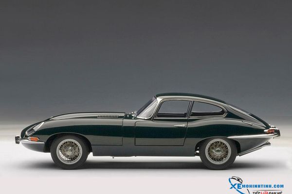 1:18 JAGUAR E-TYPE COUPE SERIES I 3.8 (GREEN)(WITH METAL WIRE-SPOKE WHEELS)