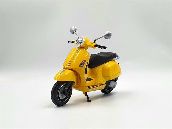 Xe Mô Hình Vespa GTS Super 2020 1:12 Welly ( Vàng )