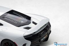 Xe Mô Hình McLAREN 675 LT 1:18 Autoart ( Trắng )