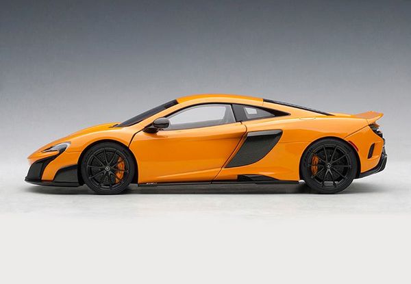 1/18 McLAREN 675LT (McLAREN ORANGE)