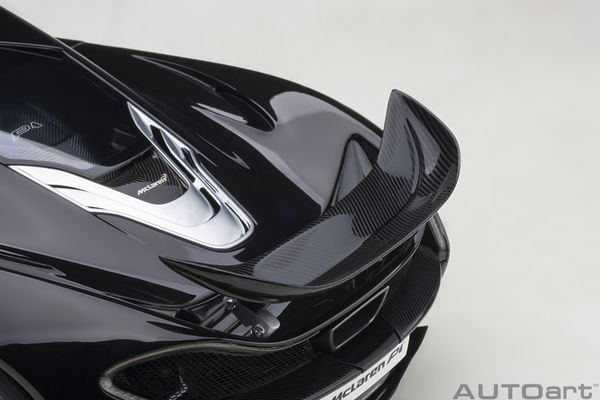 Xe Mô Hình McLAREN P1 1:18 Autoart (FIRE BLACK W/ RED/BLACK INTERIOR)