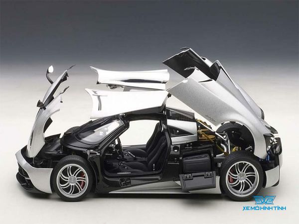 XE MÔ HÌNH PAGANI HUAYRA 1:18 AUTOART (BẠC)