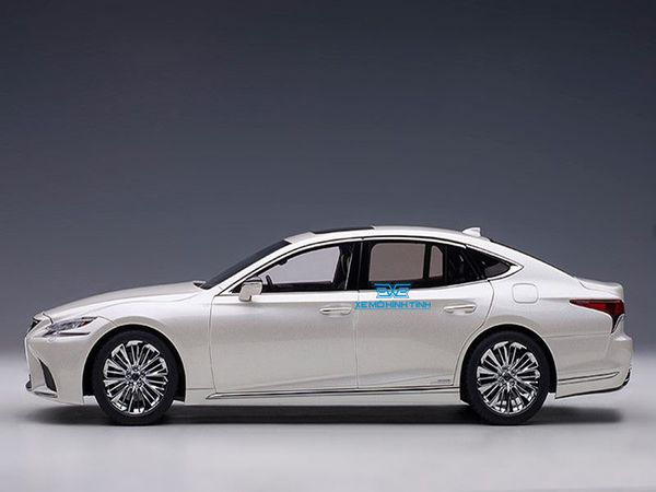 Xe Mô Hình Lexus LS 500h 1:18 Autoart ( Trắng )