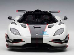 Xe Mô Hình Koenigsegg One:1 1:18 Autoart ( Trắng Viền Đen Đỏ )