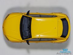 Xe Mô Hình Lamborghini Urus 1:18 AUTOart ( Vàng )