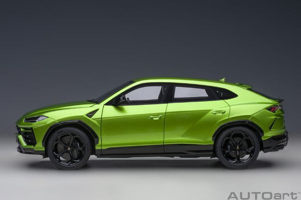 Xe Mô Hình Lamborghini Urus 1:18 AUTOart (Verde Selvans)