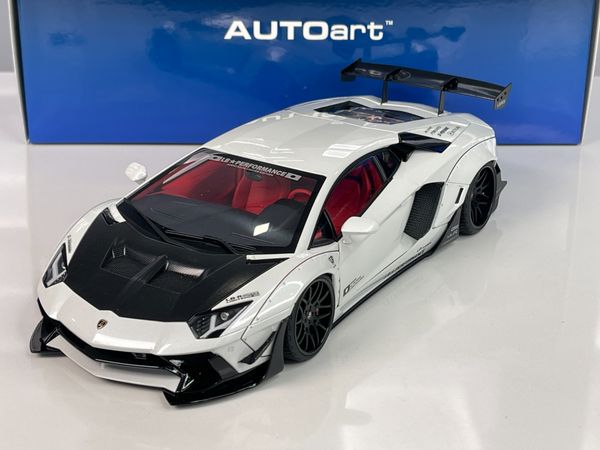 Xe Mô Hình Lamborghini Aventador Liberty Walk LB-Works Limited Edition 1:18 Autoart (Trắng Metallic)