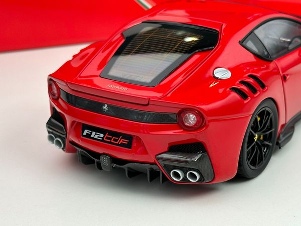 Xe Mô Hình Ferrari F12 TDF Rosso Corsa 322 1:18 BBR ( Đỏ )