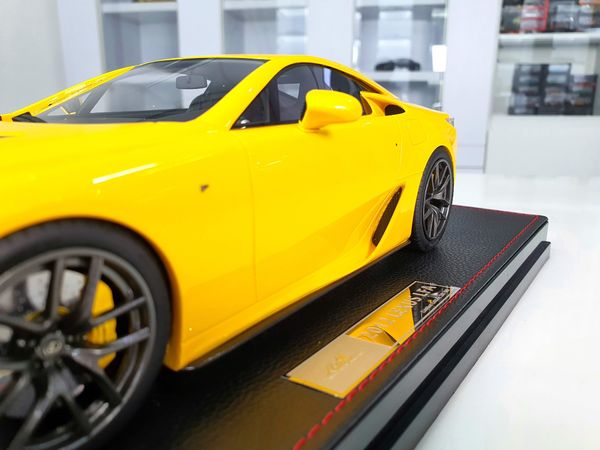 Xe Mô Hình Lexus LFA 2012 1:18 IVY Model (Vàng)