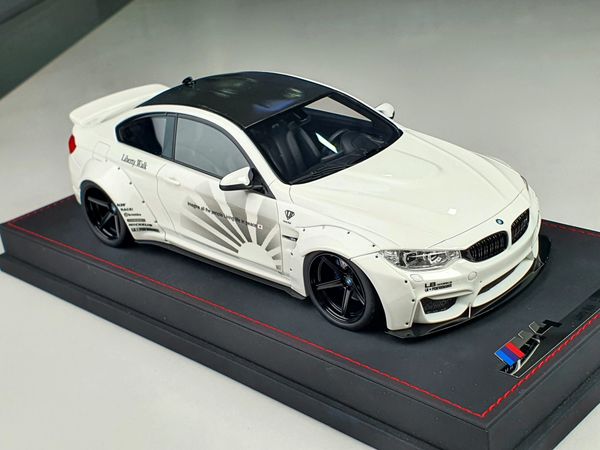 Xe Mô Hình BMW M4 LB 1:18 Motorhelix ( Trắng )