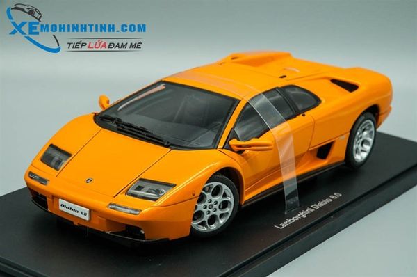 XE MÔ HÌNH LAMBORGHINI DIABLO 6.0 1:18 AUTOART (CAM)