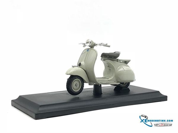 Vespa 150 (1956) 1:18 Maisto Kem