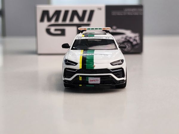 Xe Mô Hình Lamborghini Urus 2022 GP 1:64 MiniGT ( White Caro )