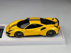 Xe Mô Hình Ferrari 488 Pista Novitec 1:18 IVY Model (Vàng Sọc Đen)