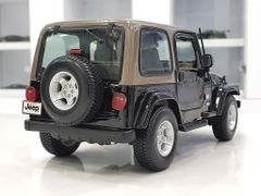 XE MÔ HÌNH JEEP WRANGLER SAHARA 1:18 MAISTO (ĐEN)