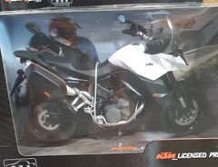 XE MÔ HÌNH KTM 990 SM-T 1:12 JOYCITY