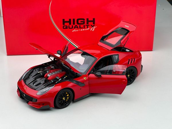 Xe Mô Hình Ferrari F12 TDF Rosso Corsa 322 1:18 BBR ( Đỏ )