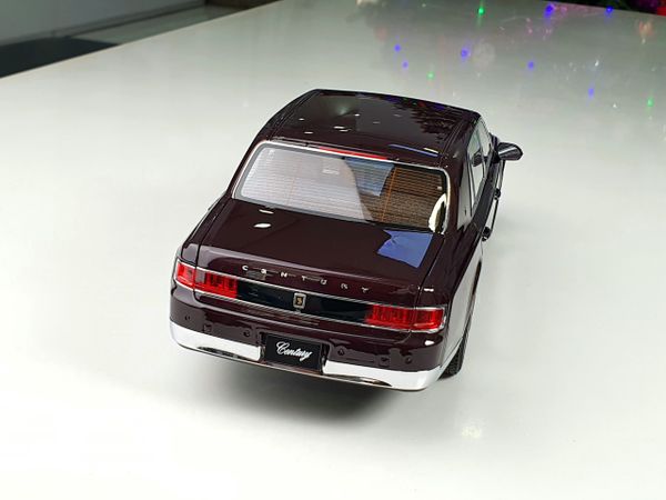 Xe mô hình Toyota Century 1:18 LCD (Brown)