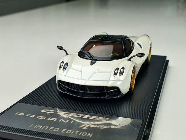 XE MÔ HÌNH PAGANI HUAYRA 1:43 GTAUTOS (TRẮNG)