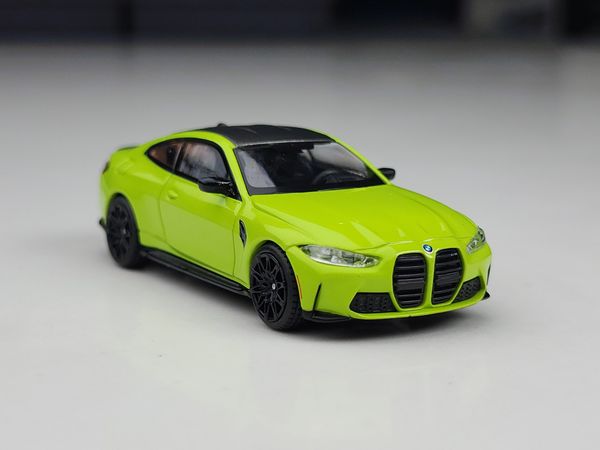 Xe Mô Hình BMW M4 Competition (G82) San Paulo Yellow LHD 1:64 MiNiGT ( Xanh Dạ Quang )