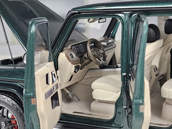 Xe Mô Hình Mercedes-Benz AMG G63 2018 1:18 Minichamp ( Xanh )