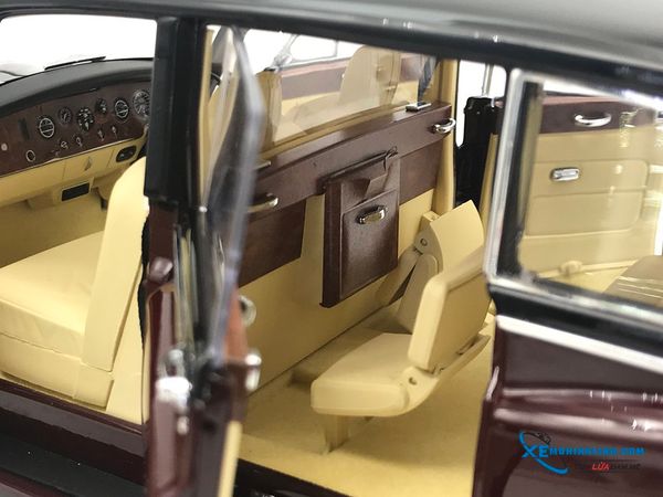Xe Mô Hình Rolls-Royce Phantom VI 1:18 Kyosho ( ĐỎ - ĐEN )