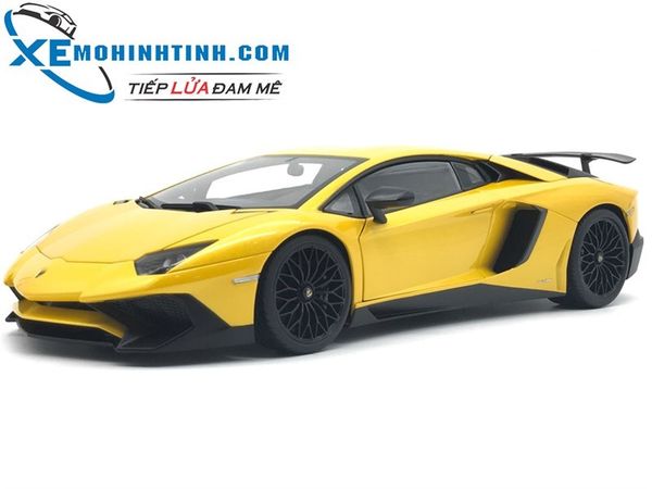 1/18 LAMBORGHINI AVENTADOR LP750-4 SV (VÀNG)