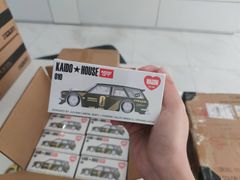 Xe Mô Hình Datsun Kaido 510 Wagon 1:64 Kaido House / MiniGT (Xanh Lá)