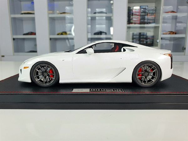 Xe Mô Hình Lexus LFA 2012 1:18 IVY Model (Trắng)