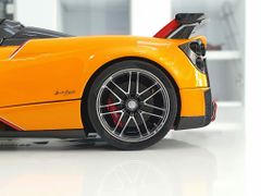 Xe Mô Hình Pagani Huayra Roadster BC 1:18 LCD Model (Cam)