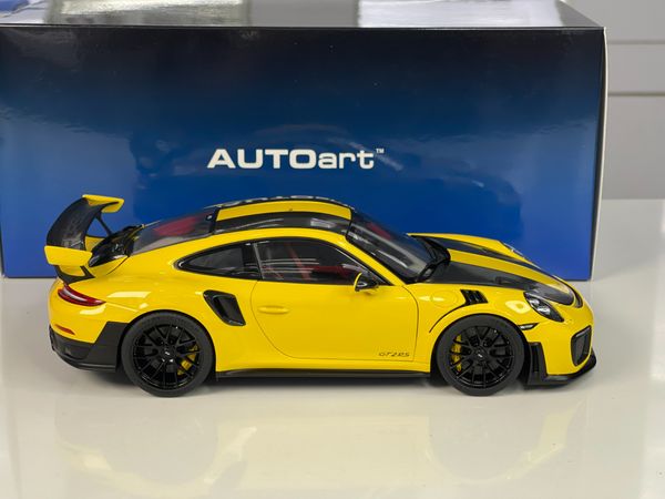 Xe Mô Hình Porsche 911 (911.2) GT2 RS Weissach Package ( Vàng )