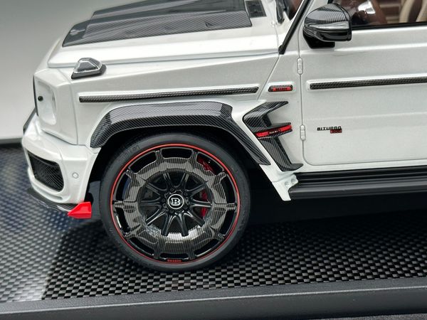 Xe Mô Hình Mercedes Benz G63 AMG 2019 Limited 66 1:18 Motorhelix ( Trắng Mui Carbon )