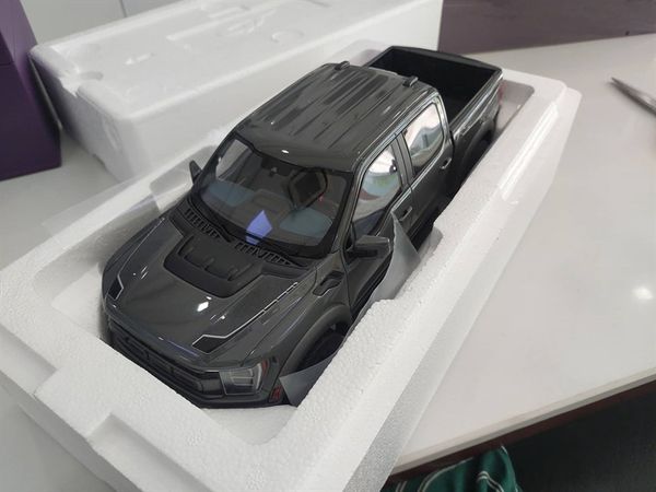 Xe Mô Hình Ford F-150 2022 Lead Foot 1:18 GTSpirit (Đen)