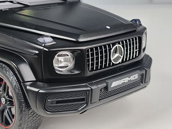 Xe Mô Hình Mercedes-Benz AMG G63 2018 1:18 Minichamp ( Đen Nhám )