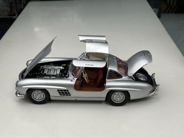 Xe Mô Hình Mercedes-Benz 300SL 1954 W198 1:12 Schuco ( Bạc )