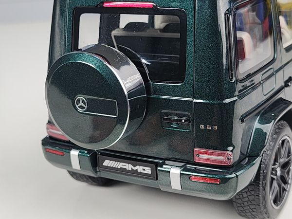 Xe Mô Hình Mercedes-Benz AMG G63 2018 1:18 Minichamp ( Xanh )