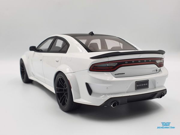 Xe Mô Hình Dodge Charger SRT Hellcat 2021 1:18 GTSpirit ( Trắng )