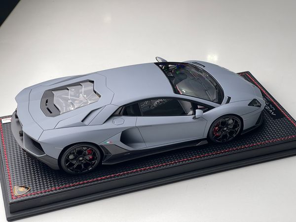 Xe Mô Hình Lamborghini Aventador Ultimae 1:18 MR Collection's ( Xám )